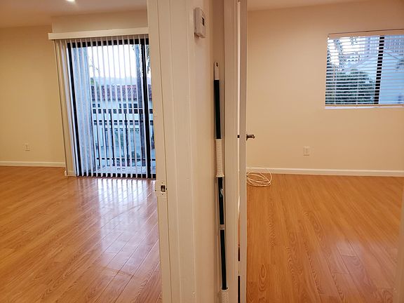 4th image of 404 N Jackson St #1