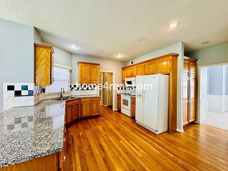 8102 W 144th Pl — Photo 13