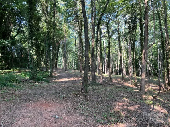 4 12th St SE, Hickory, NC 28602