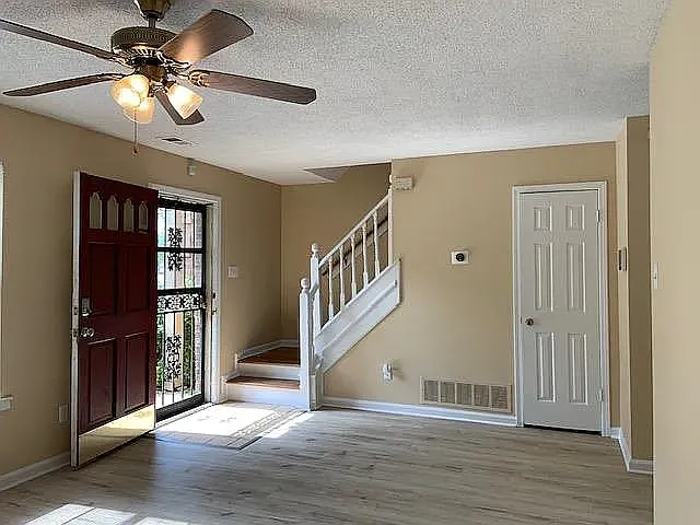 3 bed, 2.5 bath, 1540 sqft, $1,450 — Photo 3