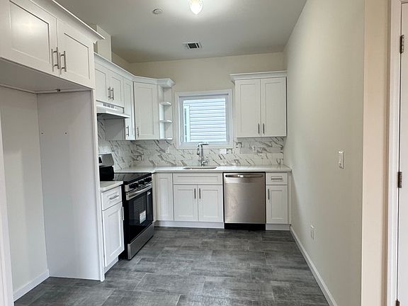 5th image of 161 Lander Ave #1