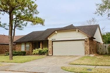 1st image of 16019 Surrey Woods Dr