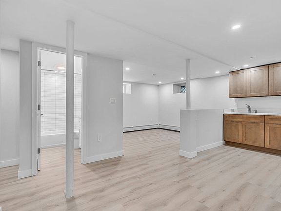 Kitchen/Dining Combo