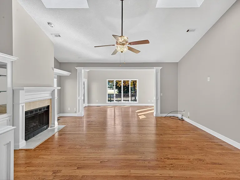205 Club Villa Dr W — Photo 6