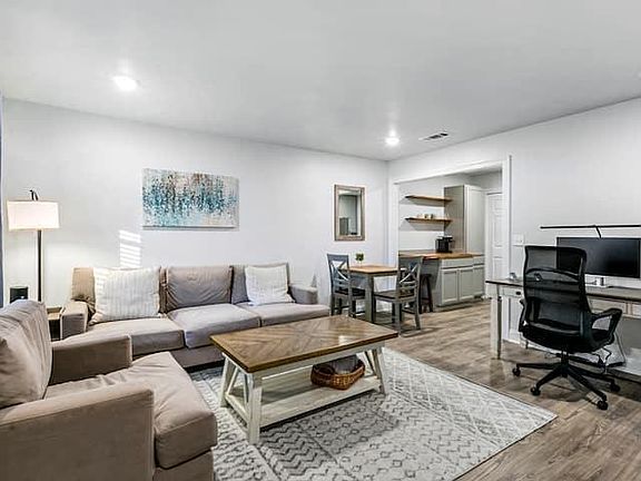 4th image of 306 W Saint Mary Dr