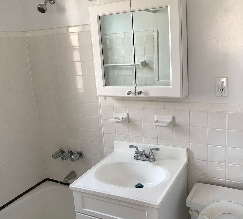 2nd image of 1161 Elder Ave APT E1