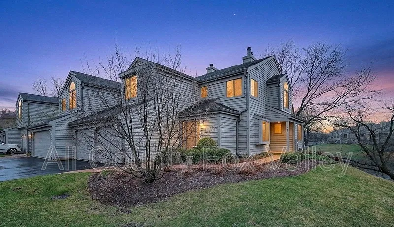 962 Shoreline Rd