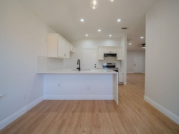 3rd image of 5219 Chippewa Dr