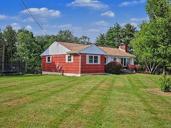 3rd image of 237 Pine Grove Road