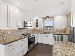 109 Wettaw Ln APT 203, North Palm Beach, FL 33408