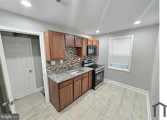2 bed, $1,325 — Photo 4