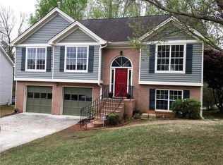 945 Sugar Meadow Dr, Sugar Hill, GA 30518