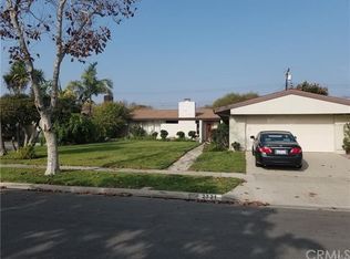 2721 Tucker Ln, Los Alamitos, CA 90720