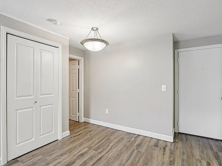 23-web-or-mls-135 Elm St 84-S0412-004