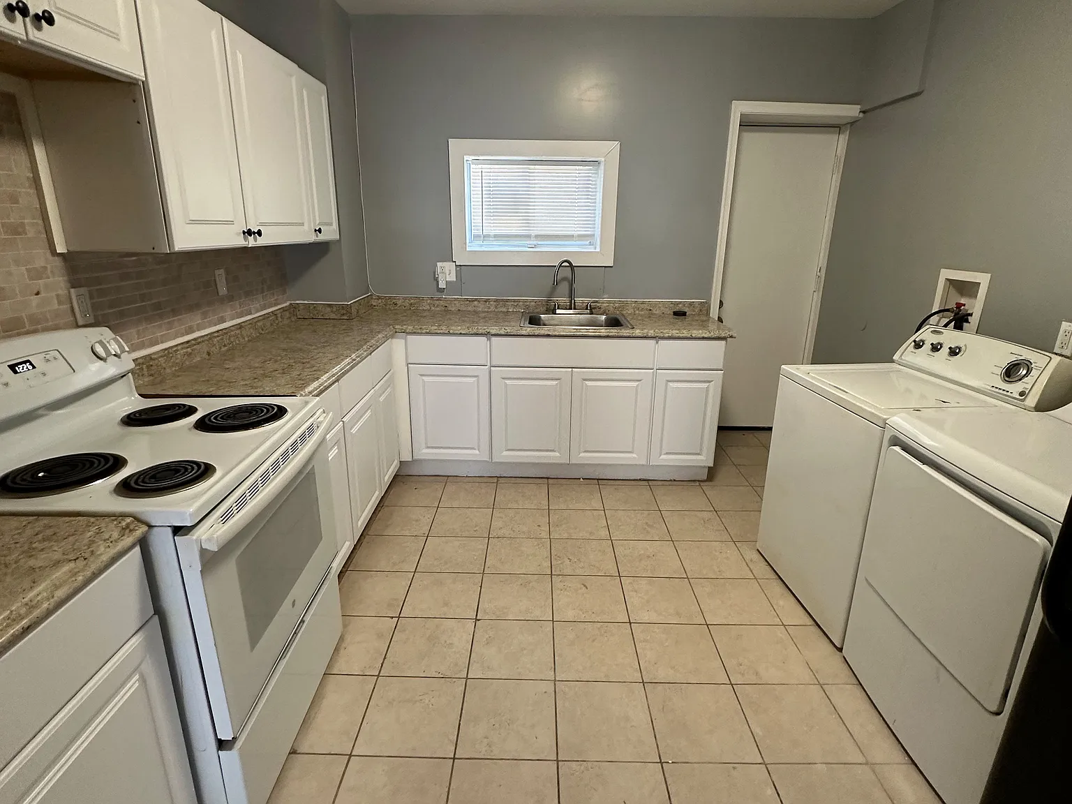 2 bed, 1.0 bath, $1,700 — Photo 2