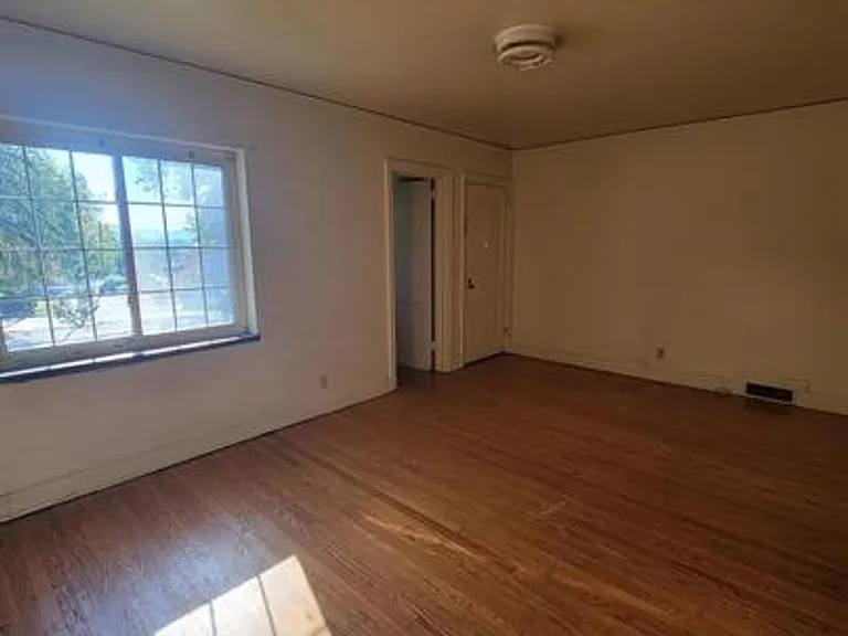 805 Somerset Dr — Photo 9