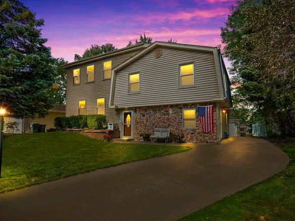 1476 Worden Way, Elk Grove Village, IL 60007