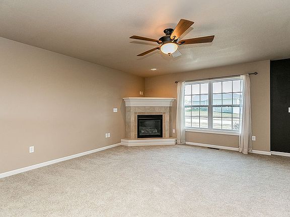 4th image of 1324 Nicholas Ln