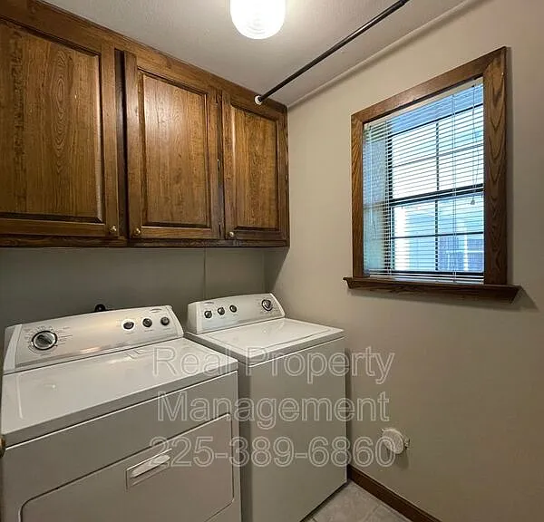 2422 Riverside Dr — Photo 25