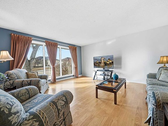 3rd image of 14 Rasmussen Pl