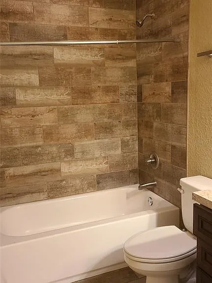 2914 Royal Tuscan Ln — Photo 22