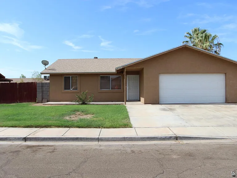 4563 W 18th Ln — Photo 1