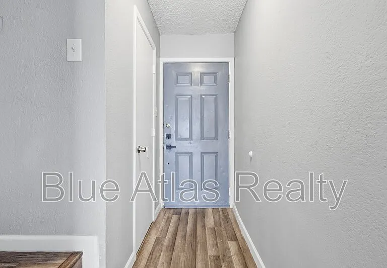 8108 Foxfire Ln #B — Photo 3