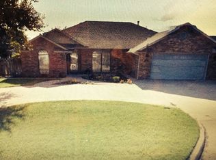 210 S Clark St, Hinton, OK 73047