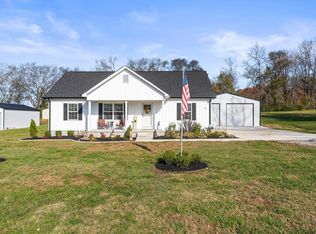56 Crestview Dr, Winchester, TN 37398