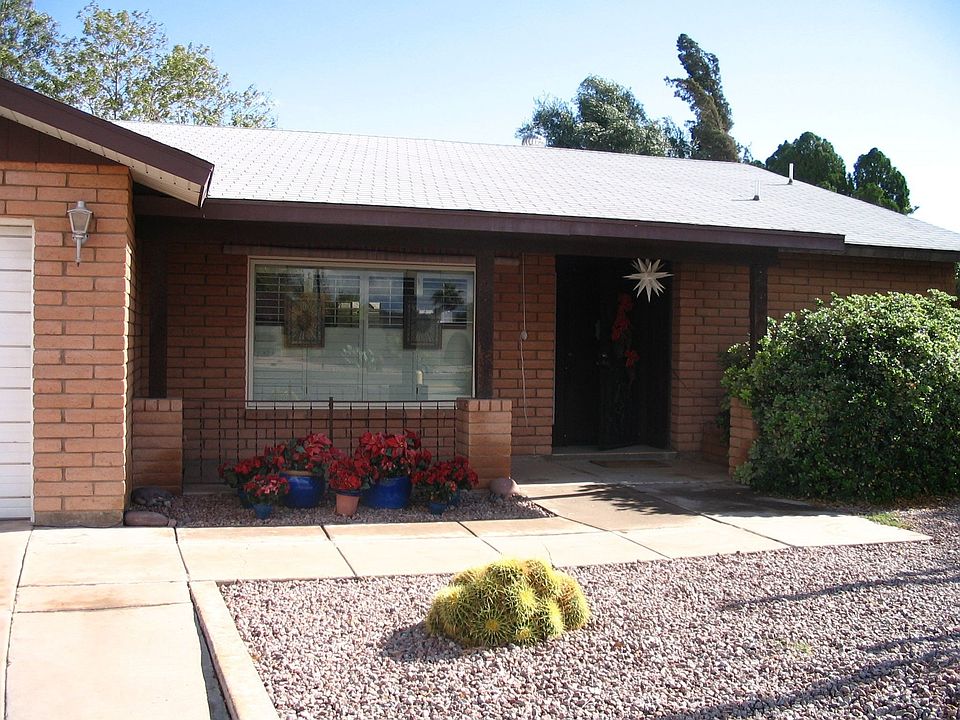 2nd image of 2209 S Las Flores