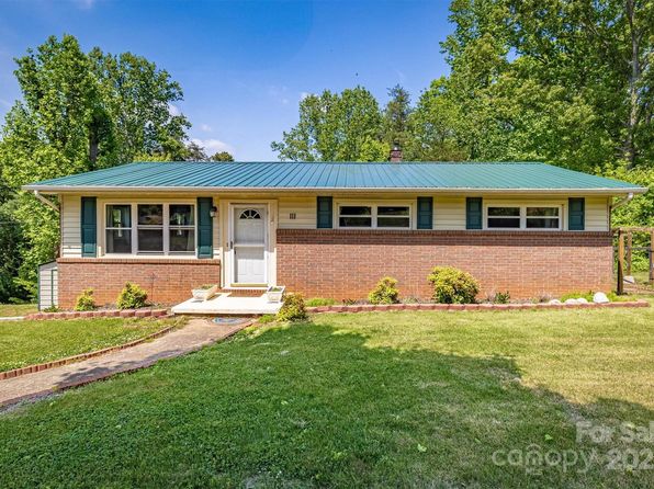 111 Baxter St, Morganton, NC 28655