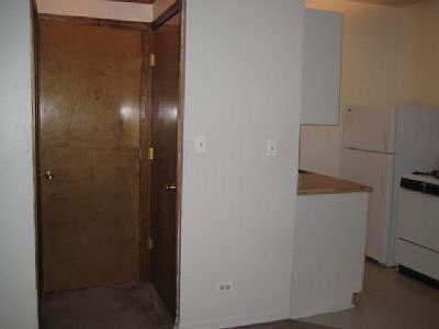 4th image of 4031 N Kenmore Ave APT 211