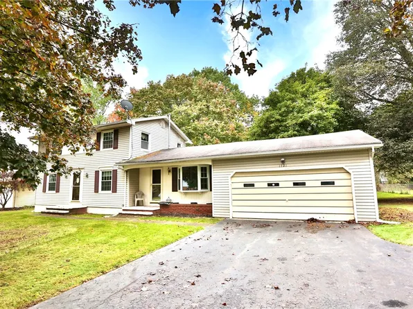 1721 Qualtrough Rd, Rochester, NY 14625
