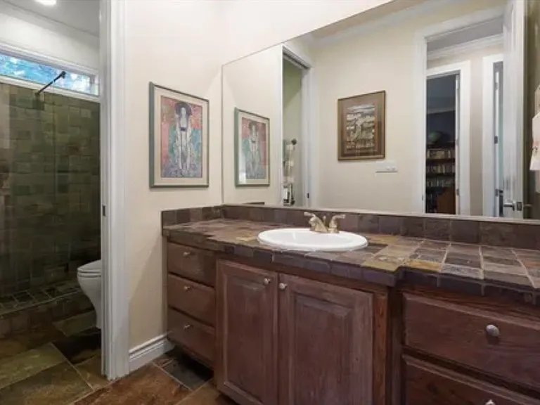 203 Hi Cir W — Photo 11