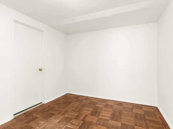 165 East 72nd Street image 9 of 9