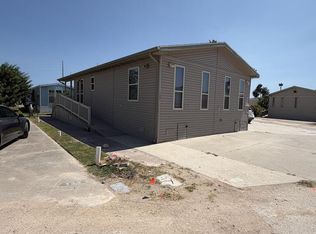135 E Bonnet Cir, Port Isabel, TX 78578