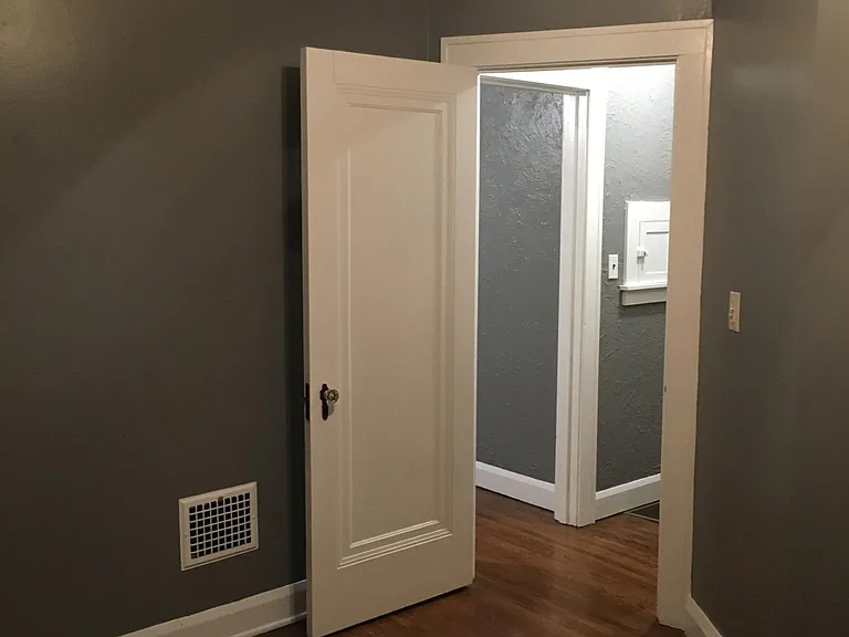 4401 Walker Ave — Photo 2