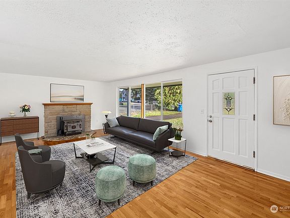 4th image of 9819 122nd Street E