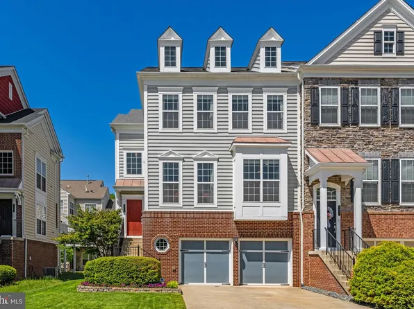 43570 Heritage Gap Ter, Chantilly, VA 20152