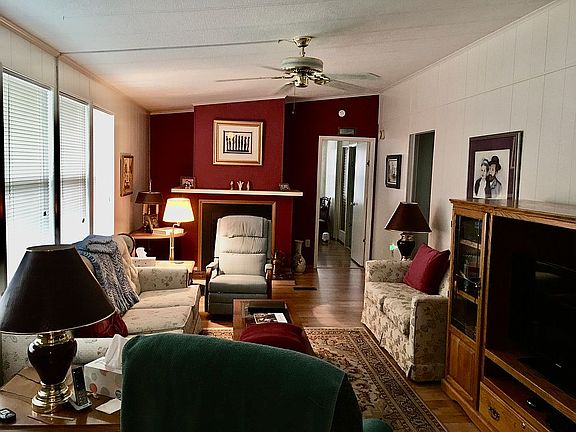 Living Room, vaulted ceiling