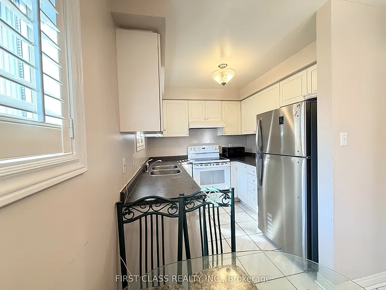 5323 Red Brush Dr #UPPER — Photo 8