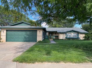 3701 Bandolina Ave, Roswell, NM 88201