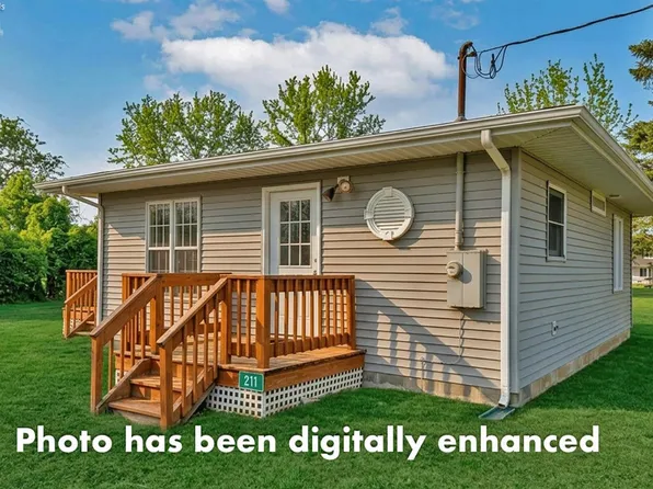 211 Orchard Ln, Kelleys Island, OH 43438