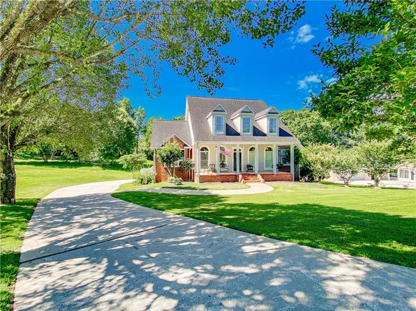 224 Creekwood Ln, West Union, SC 29696