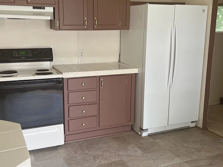 521 E Veterans Memorial Blvd #301 — Photo 3