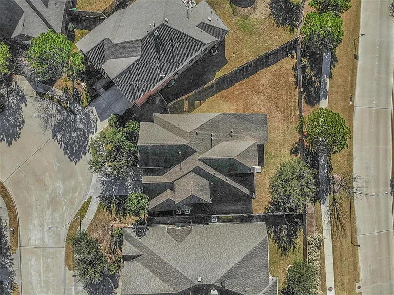10007 Eldarica Way — Photo 32