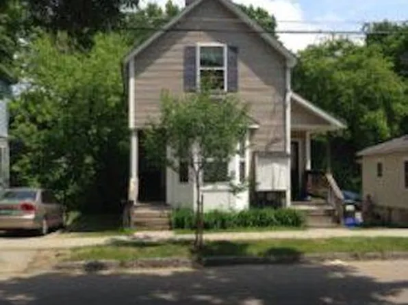 30 School St APT A, Burlington, VT 05401