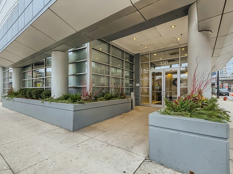 330 W Grand Ave #1202 — Photo 3