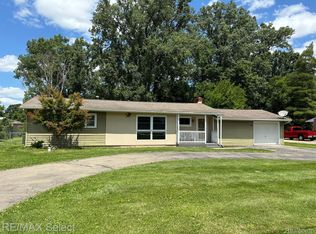 2470 N Long Lake Rd, Fenton, MI 48430