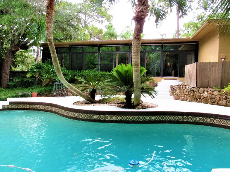 Tropical Pool area great for relaxing and playing